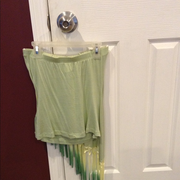 ⭐NWOT over shoulder Ombre' Fringe Top⭐️ - Picture 5 of 5